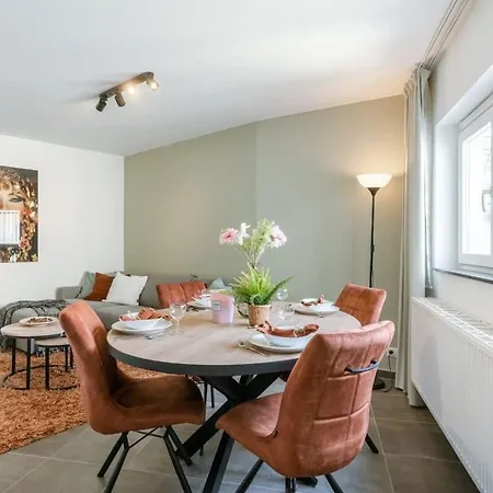 Appartement Pleasant Near The Center Of *